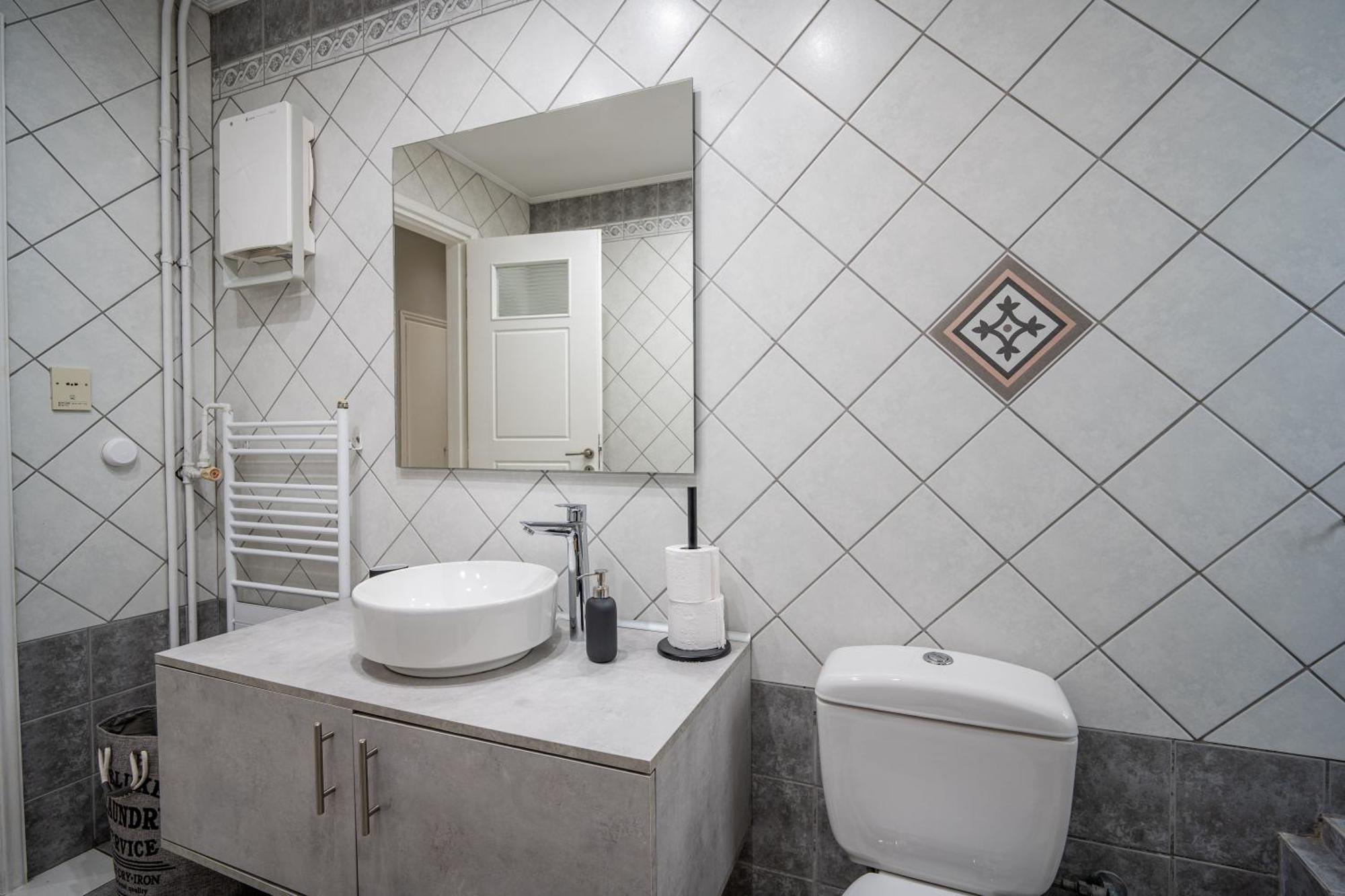 Angel , Luxury 2Bd Apartment Next To The Beach เอเธนส์ ภายนอก รูปภาพ